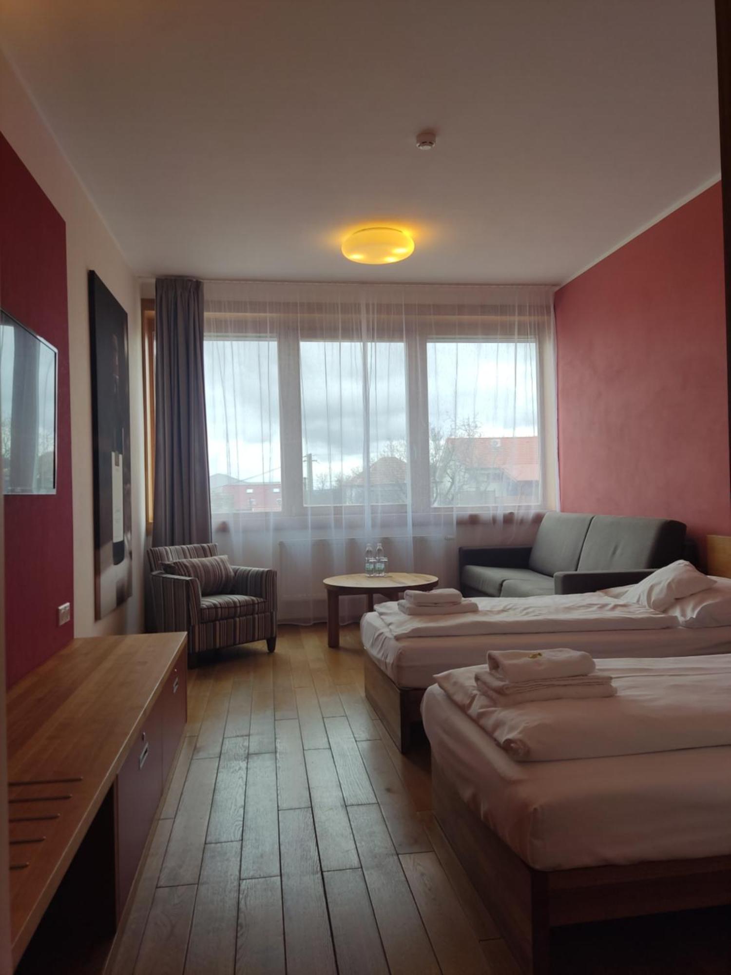 Hotel Madl Velke Bilovice Ngoại thất bức ảnh